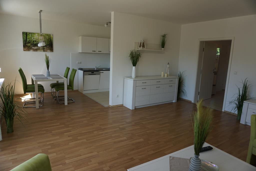 Ferienwohnungen Ruegen Findling Breege Exteriör bild